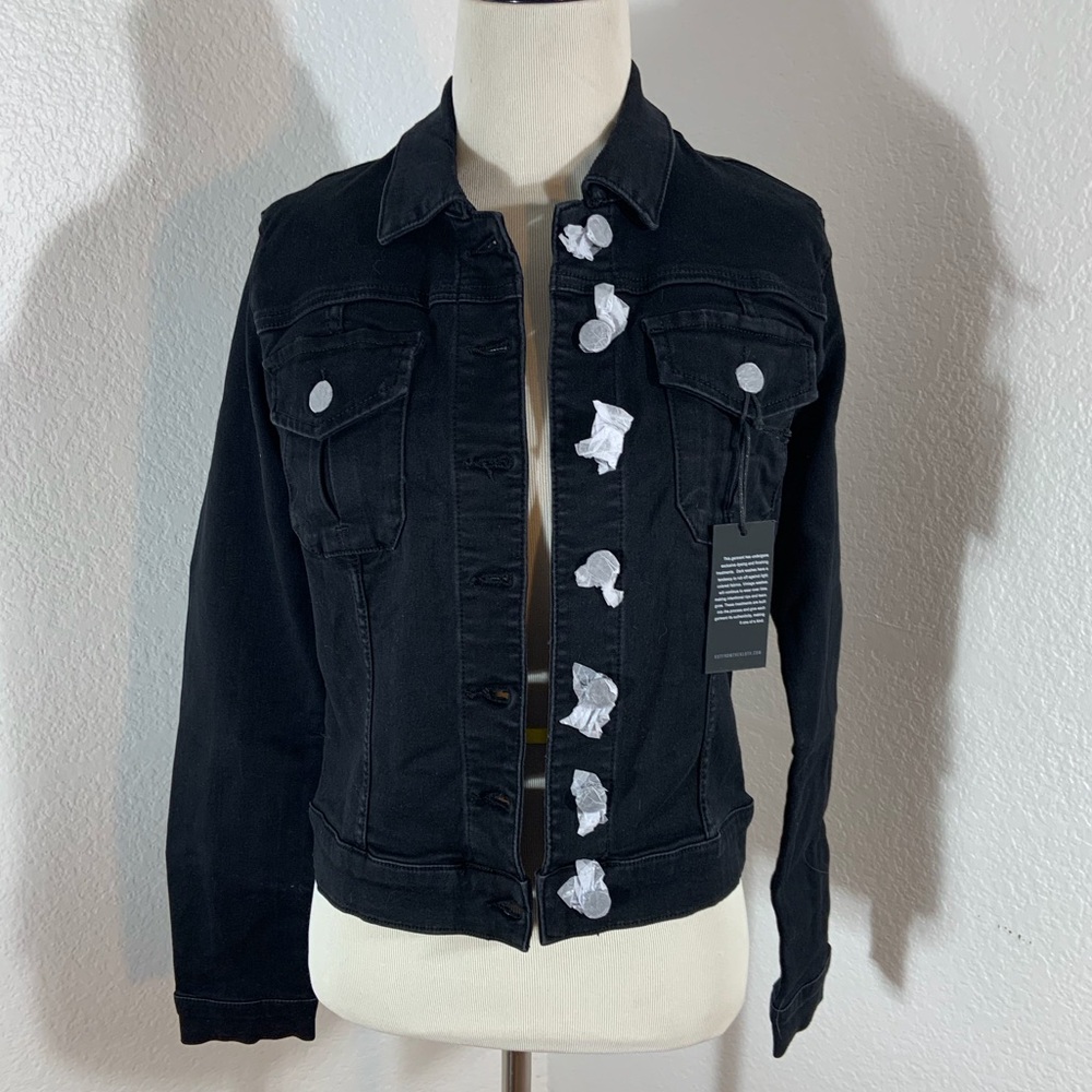 🌹New Listing🌹NWT Kut from the Kloth Julia Crop Black Denim Trucker Jacket